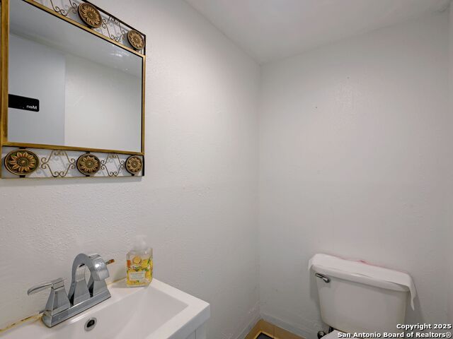 Image 31 of 62 For 250 Olmos W