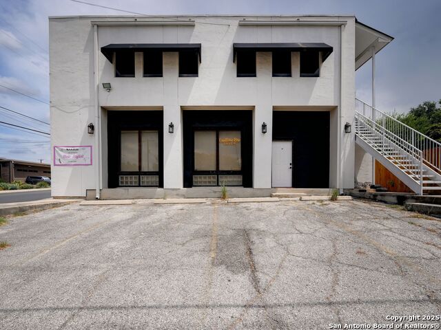 Image 5 of 62 For 250 Olmos W