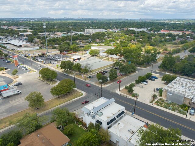 Image 53 of 62 For 250 Olmos W