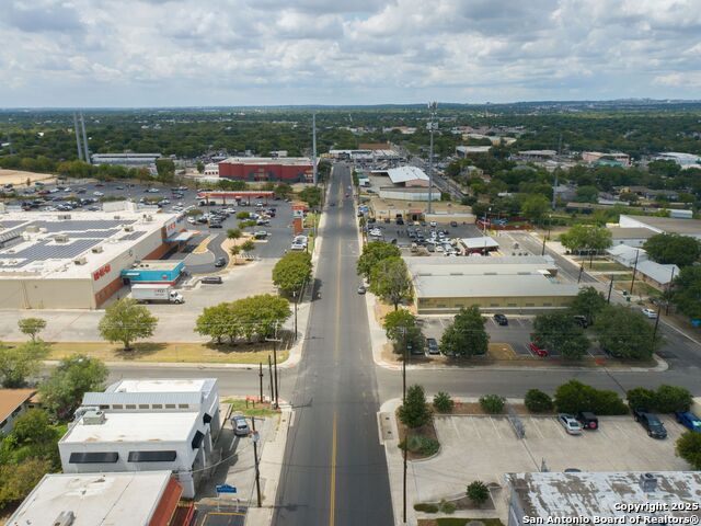 Image 54 of 62 For 250 Olmos W