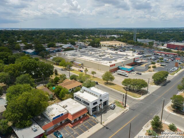 Image 55 of 62 For 250 Olmos W