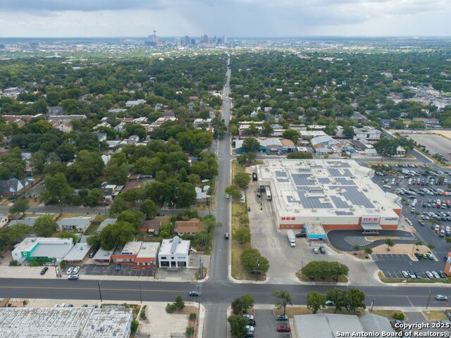 Image 58 of 62 For 250 Olmos W
