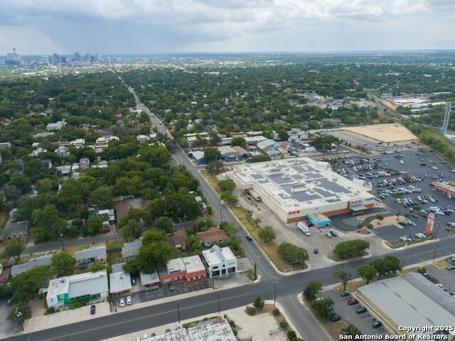 Image 59 of 62 For 250 Olmos W
