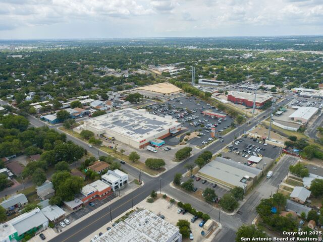 Image 60 of 62 For 250 Olmos W
