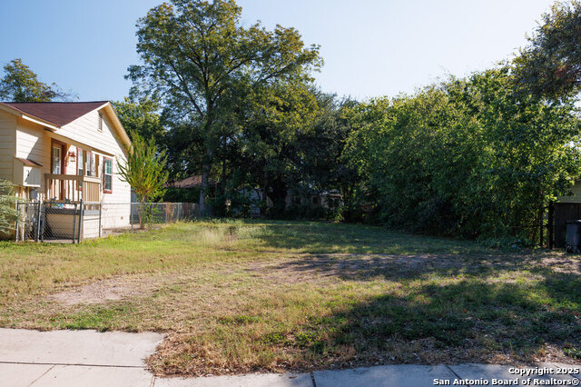 Image 14 of 16 For 220 Pershing Ave