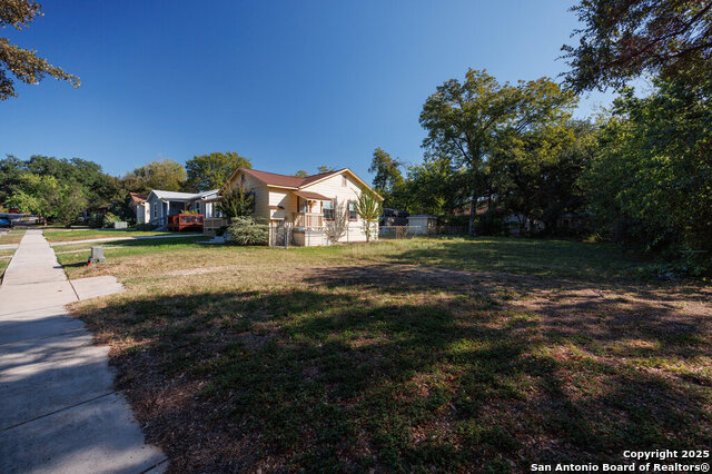 Image 15 of 16 For 220 Pershing Ave