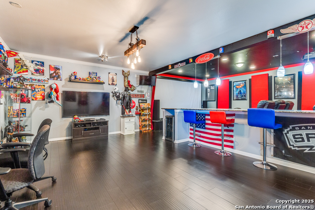 Image 10 of 25 For 25518 Veining Way