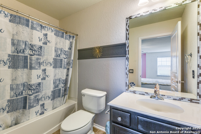 Image 17 of 25 For 25518 Veining Way