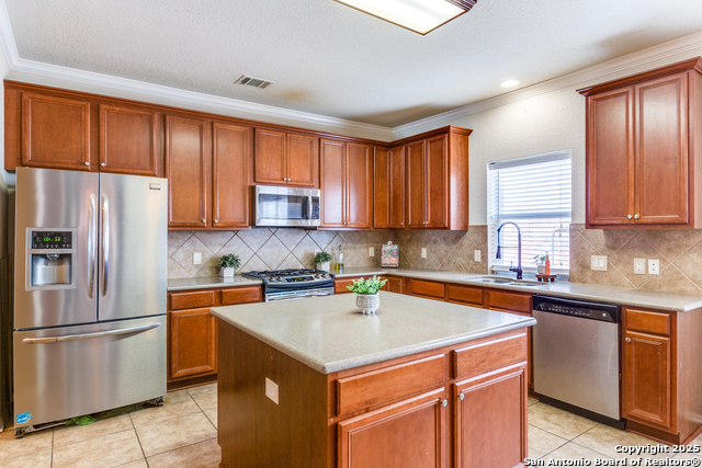 Image 7 of 25 For 25518 Veining Way