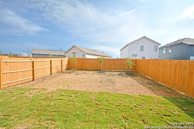Image 34 of 39 For 11519 Field Briar