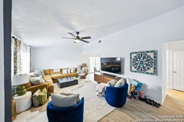 Image 10 of 28 For 14201 Modesta Pl