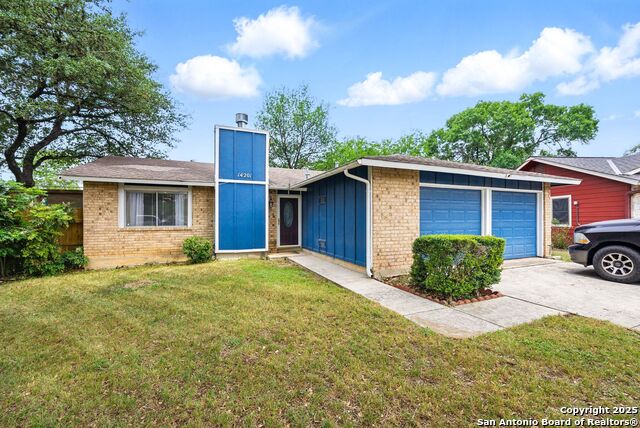 Image 4 of 28 For 14201 Modesta Pl
