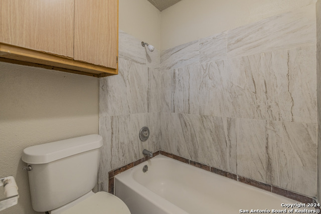 Image 11 of 12 For 1634 Woodlawn W 2