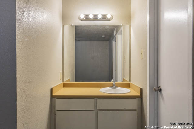 Image 12 of 12 For 1634 Woodlawn W 2
