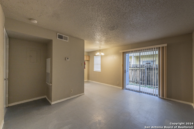 Image 2 of 12 For 1634 Woodlawn W 2