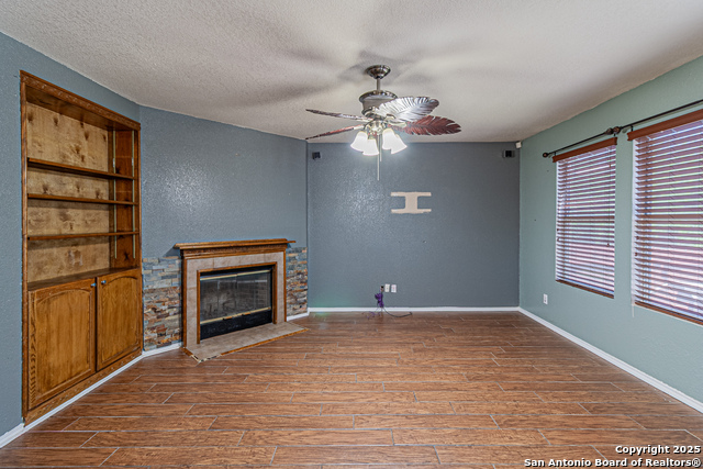 Listing photo id 9 for 7202 Archers Coach