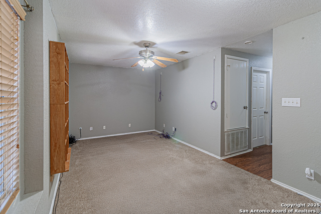 Listing photo id 13 for 7202 Archers Coach