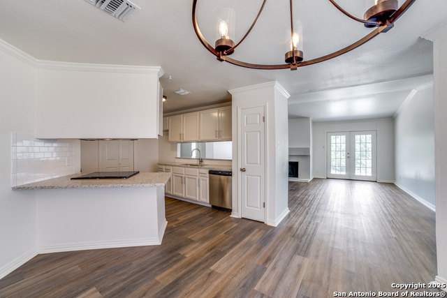 Listing photo id 12 for 4335 Misty Springs