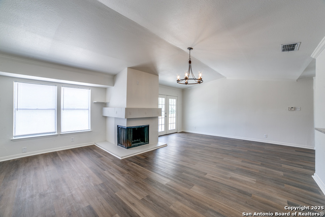 Listing photo id 5 for 4335 Misty Springs