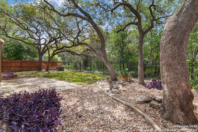 Image 37 of 49 For 2610 Plum Hollow