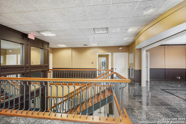 Listing photo id 15 for 8100 Broadway