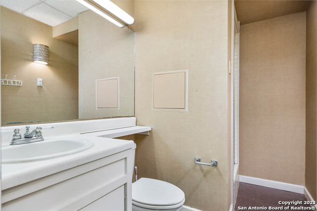 Listing photo id 27 for 8100 Broadway