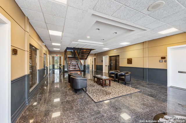 Listing photo id 3 for 8100 Broadway