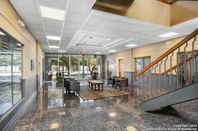 Listing photo id 4 for 8100 Broadway