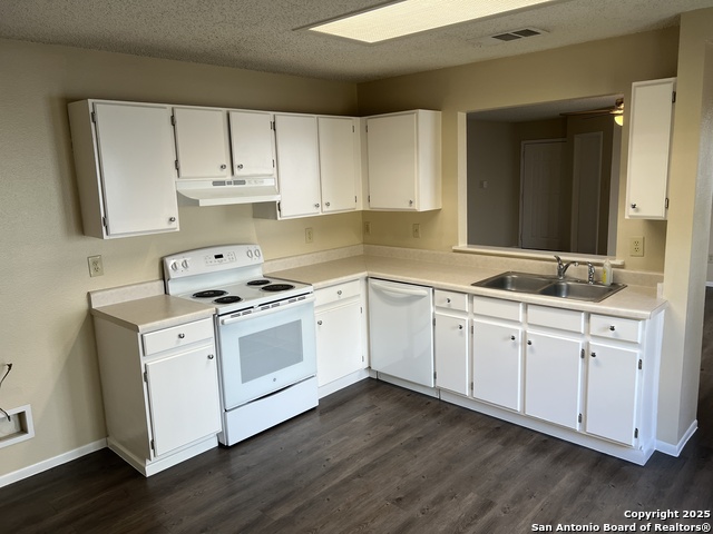 Image 10 of 24 For 6839 Cape Meadow