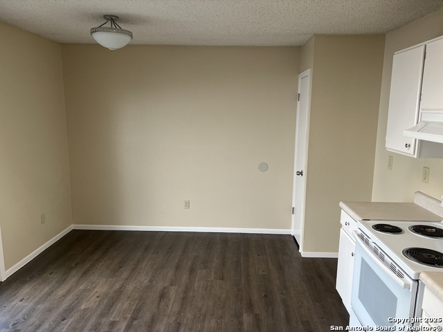 Image 11 of 24 For 6839 Cape Meadow