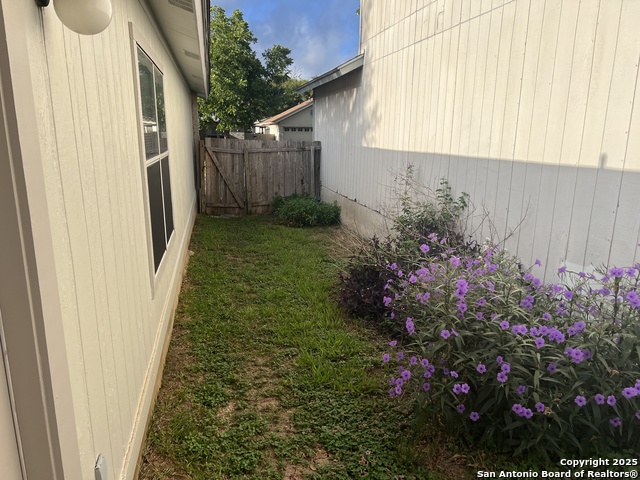 Image 20 of 24 For 6839 Cape Meadow