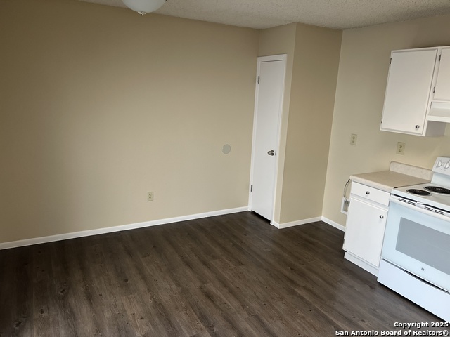 Image 9 of 24 For 6839 Cape Meadow