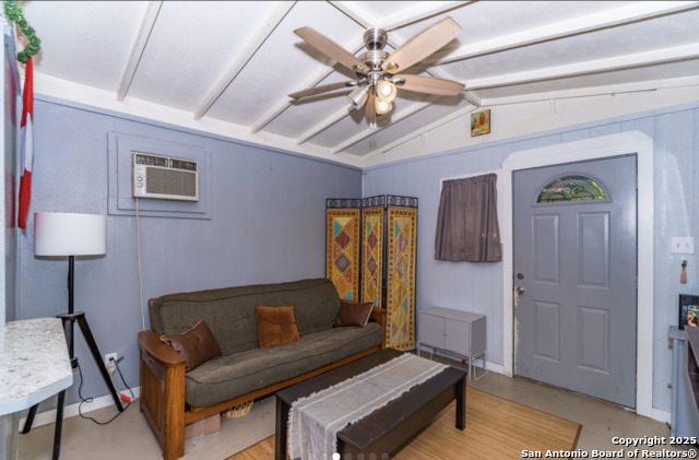 Image 14 of 20 For 538 Elsmere W
