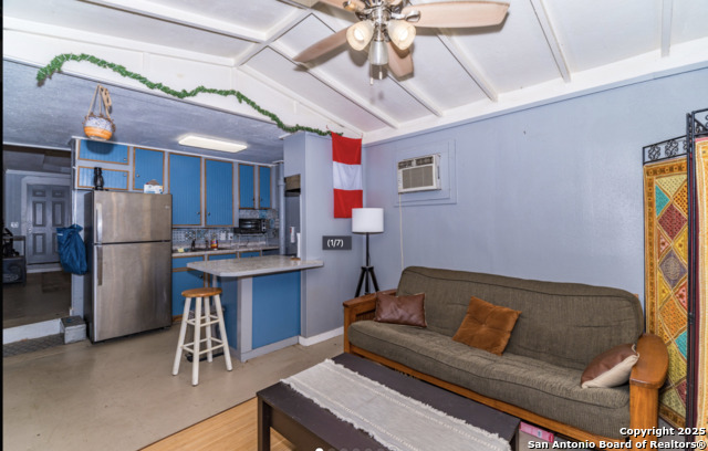 Image 16 of 20 For 538 Elsmere W