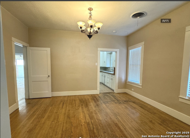 Image 4 of 20 For 538 Elsmere W
