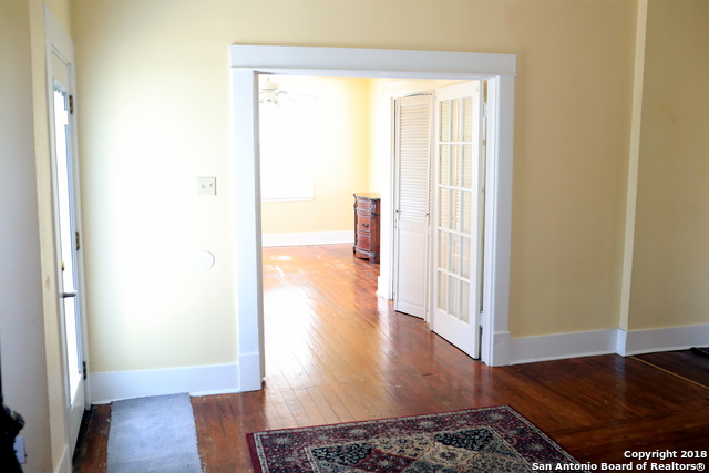 Image 15 of 23 For 228 Woodlawn Ave W