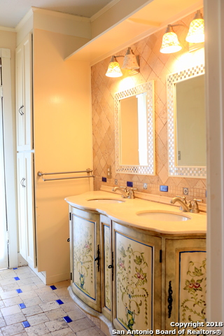 Image 21 of 23 For 228 Woodlawn Ave W