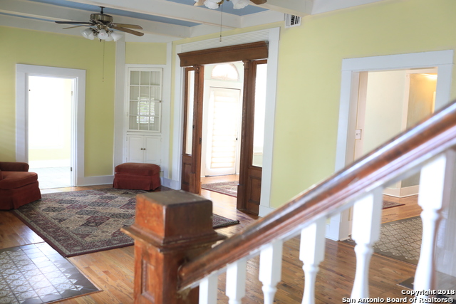 Image 4 of 23 For 228 Woodlawn Ave W