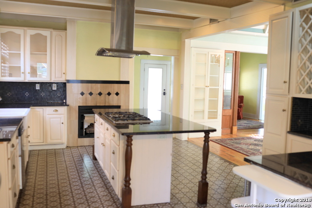 Image 7 of 23 For 228 Woodlawn Ave W