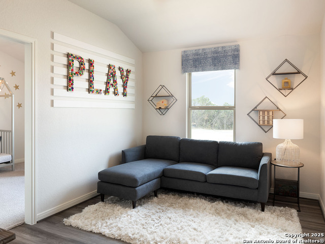 Listing photo id 8 for 10246 King Robert