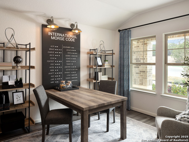 Listing photo id 7 for 10246 King Robert