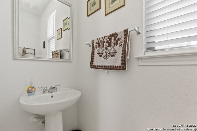 Listing photo id 13 for 15239 Sirius Circle