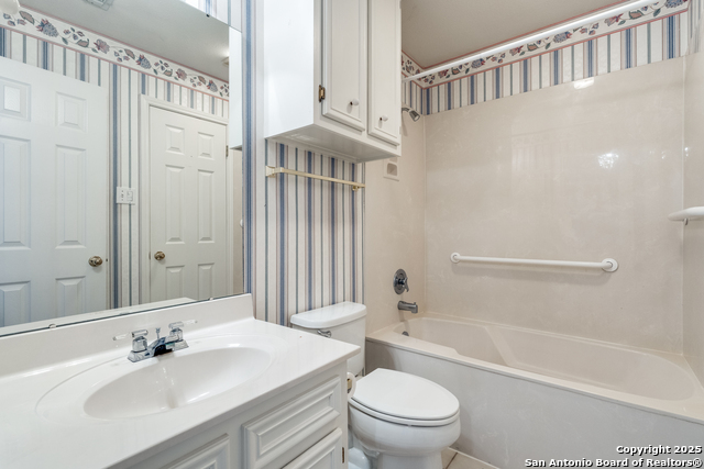Listing photo id 8 for 820 California