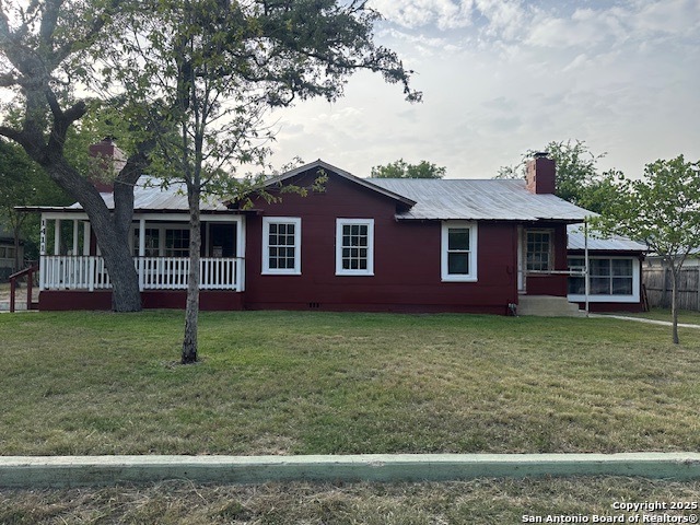 Details for 1411 Hackberry St, Bandera, TX 78003