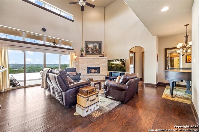 Image 10 of 70 For 406 Breathless View St