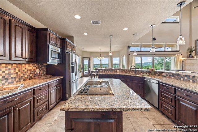 Image 16 of 70 For 406 Breathless View St