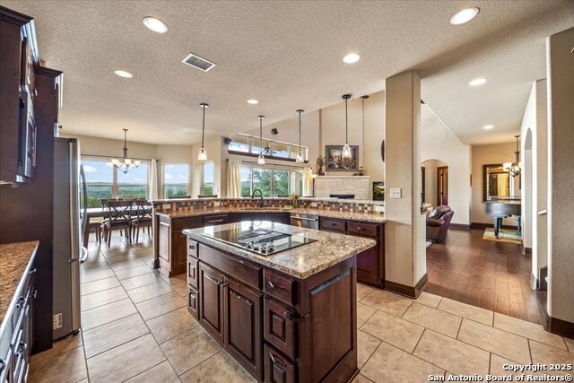 Image 17 of 70 For 406 Breathless View St