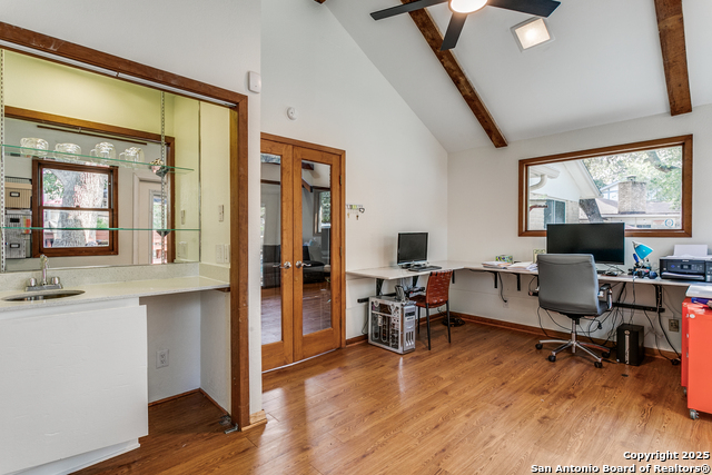 Listing photo id 12 for 2115 Green Creek