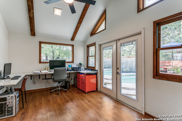 Listing photo id 13 for 2115 Green Creek