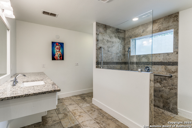 Listing photo id 25 for 2115 Green Creek